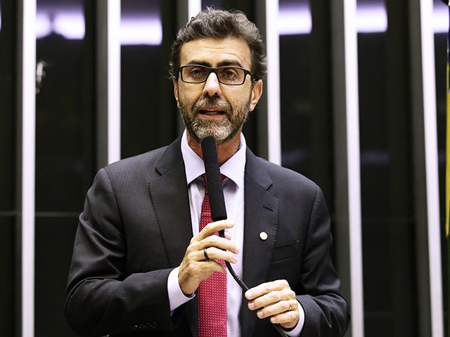 Deputado pede investigação da Procuradoria sobre nova cartilha de maconha
