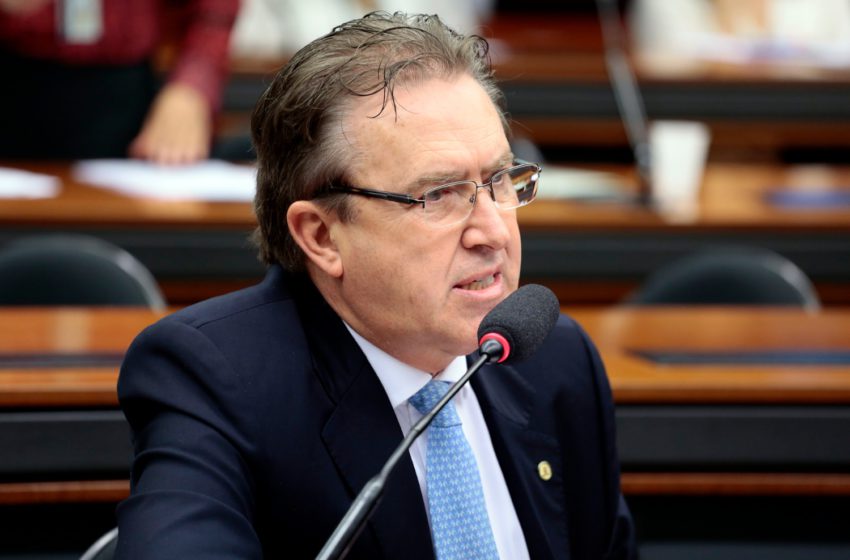 Deputado Luciano Ducci é alvo de notícias falsas