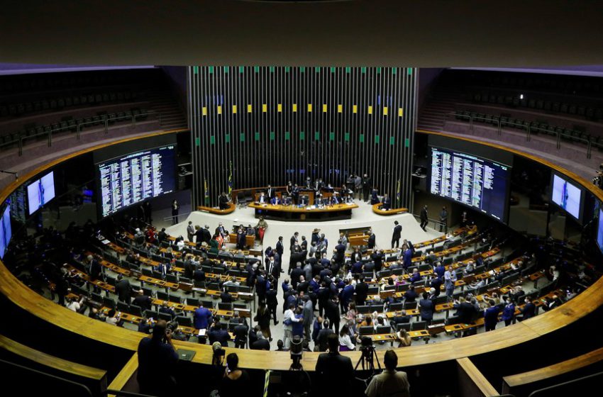 Presidente da Câmara quer votar PL de cannabis no próximo ano